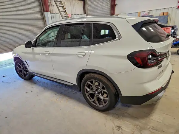 5UX43DP08N9K67068 2022 BMW X3 - Image 2