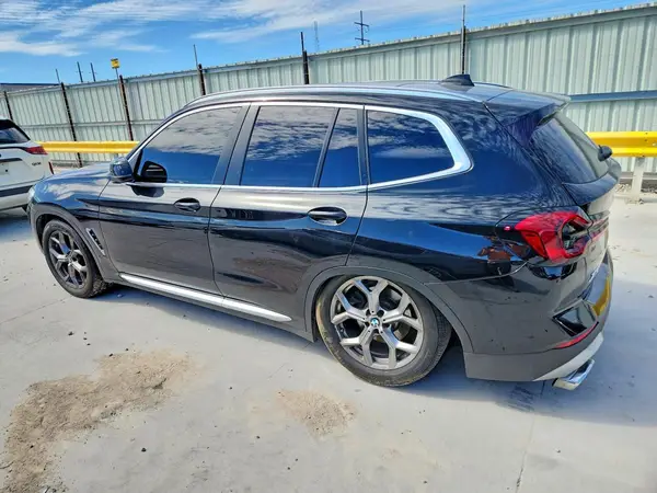 5UX43DP08N9N22723 2022 BMW X3 - Image 2