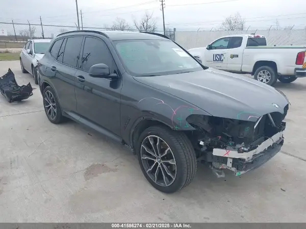 5UX43DP09N9J17924 2022 BMW X3 - Image 1