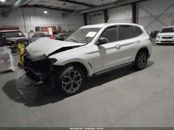5UX43DP0XN9L75482 2022 BMW X3 - Image 2