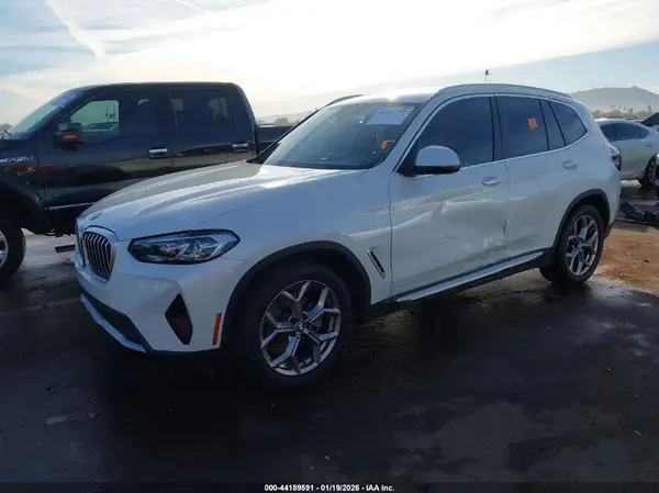 5UX43DP0XN9M44011 2022 BMW X3 - Image 2