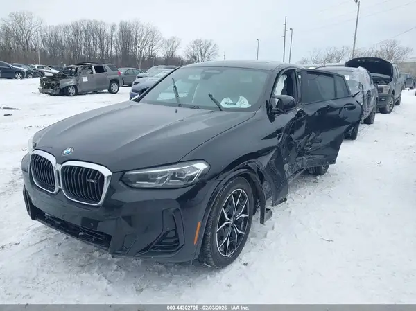 5UX43DT00P9P47145 2023 BMW X4 - Image 2