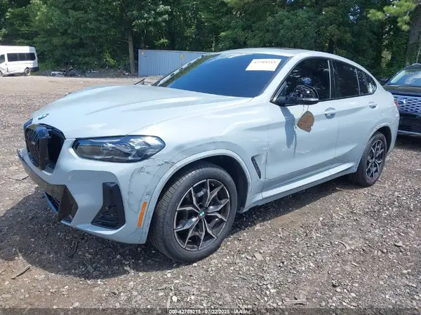 5UX43DT00R9V02543 2024 BMW X4 - Image 2