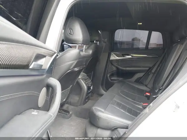 5UX43DT01N9J05143 2022 BMW X4 - Image 8
