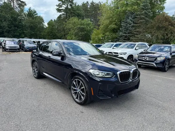 5UX43DT01N9J61857 2022 BMW X4 - Image 2