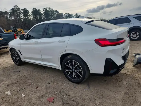 5UX43DT01R9X12665 2024 BMW X4 - Image 2