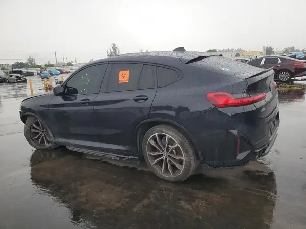 5UX43DT02N9J15700 2022 BMW X4 - Image 2