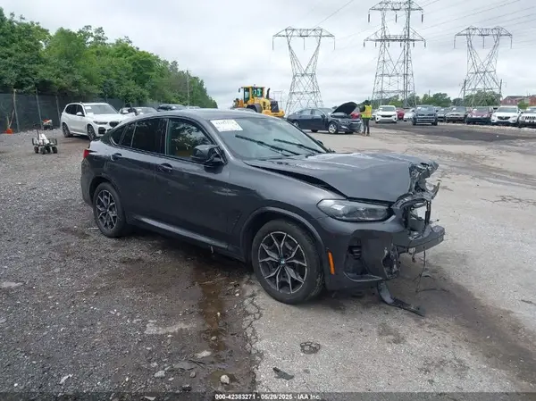 5UX43DT02R9U72722 2024 BMW X4 - Image 1