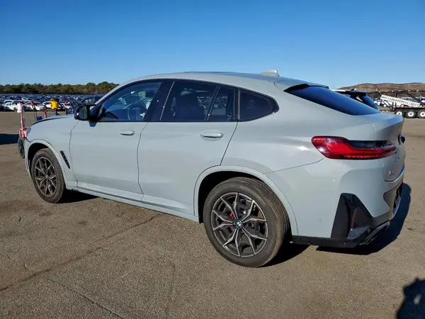 5UX43DT02S9175732 2025 BMW X4 - Image 2