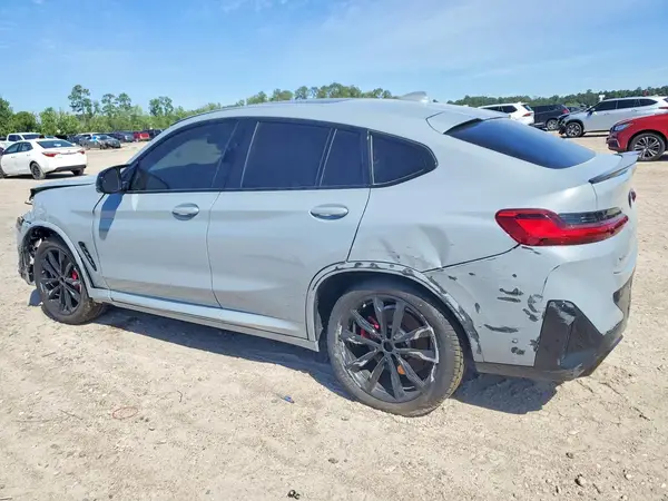 5UX43DT02S9Y06057 2025 BMW X4 - Image 2