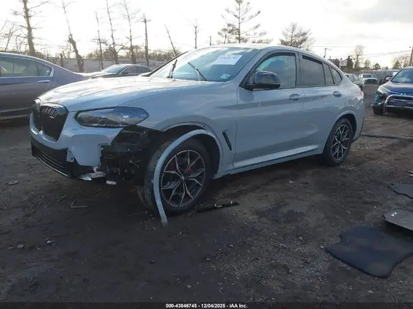 5UX43DT02S9Z85667 2025 BMW X4 - Image 2