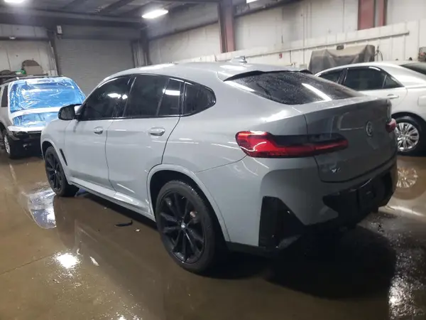 5UX43DT03N9L24136 2022 BMW X4 - Image 2
