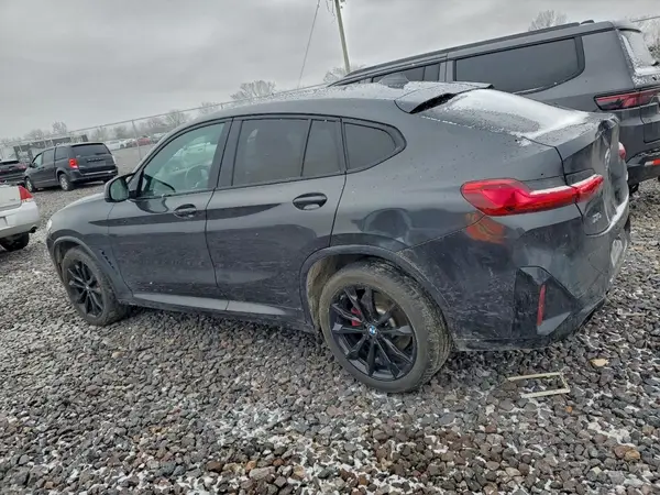5UX43DT04N9K07567 2022 BMW X4 - Image 2