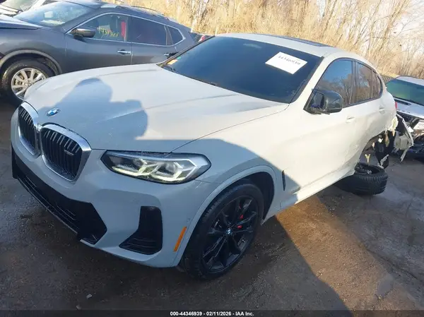 5UX43DT04N9K59023 2022 BMW X4 - Image 2