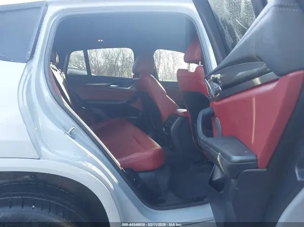 5UX43DT04N9K59023 2022 BMW X4 - Image 8