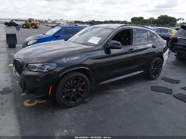 5UX43DT04N9K99831 2022 BMW X4 - Image 2