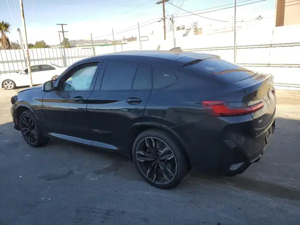 5UX43DT04R9U21223 2024 BMW X4 - Image 2