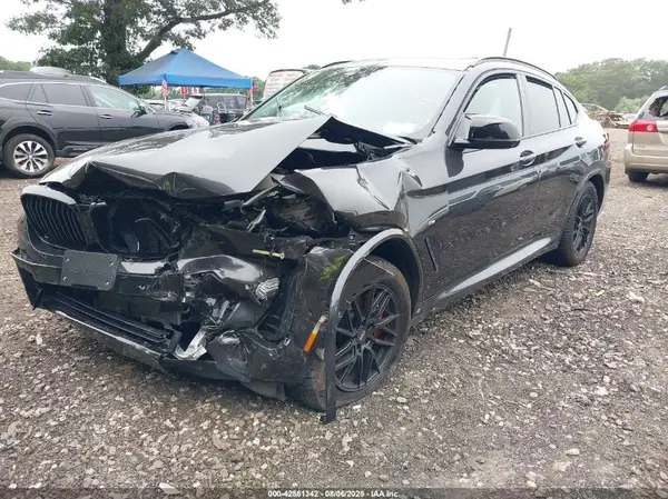 5UX43DT05N9K14429 2022 BMW X4 - Image 2