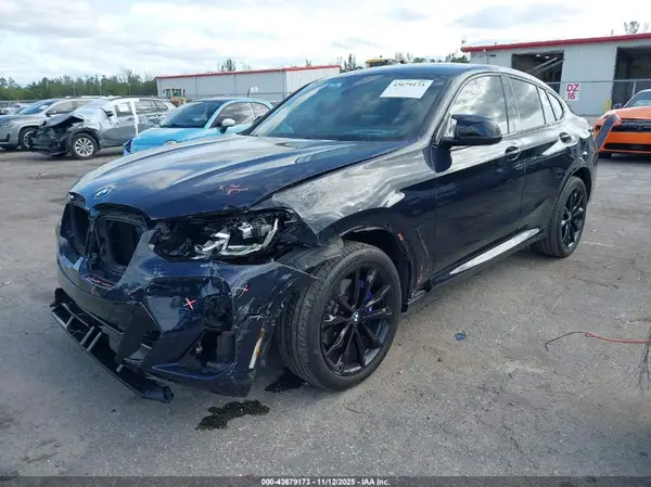 5UX43DT05N9L84015 2022 BMW X4 - Image 2