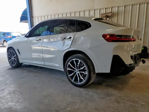 5UX43DT06N9J31429 2022 BMW X4 - Image 2