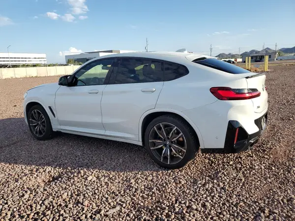 5UX43DT06N9J60316 2022 BMW X4 - Image 2