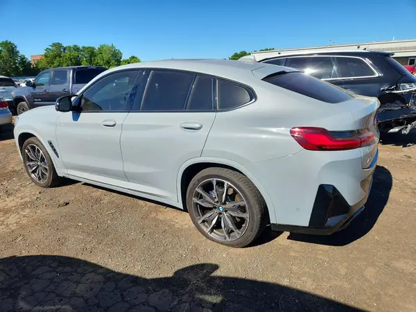 5UX43DT07N9K14545 2022 BMW X4 - Image 2