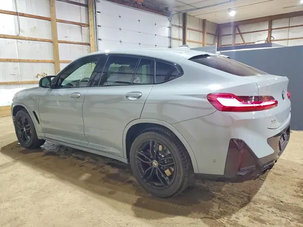 5UX43DT07S9167660 2025 BMW X4 - Image 2