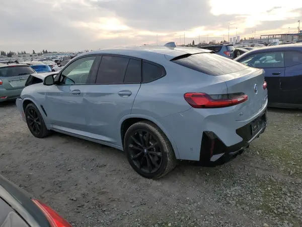 5UX43DT09N9L67136 2022 BMW X4 - Image 2