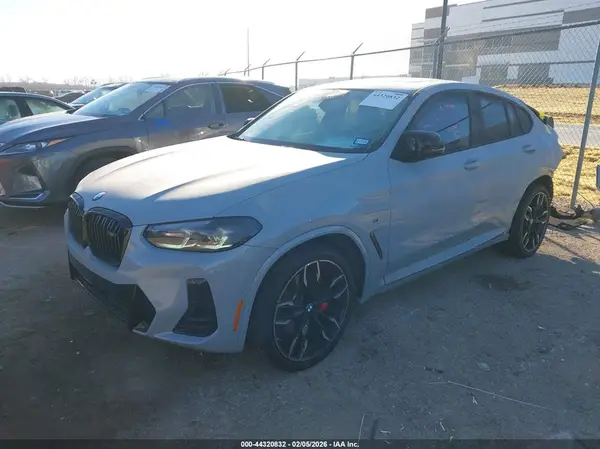5UX43DT09R9X35420 2024 BMW X4 - Image 2