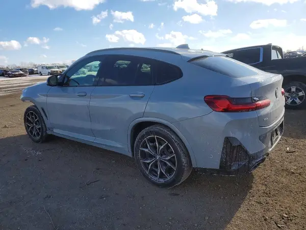 5UX43DT0XN9K58992 2022 BMW X4 - Image 2