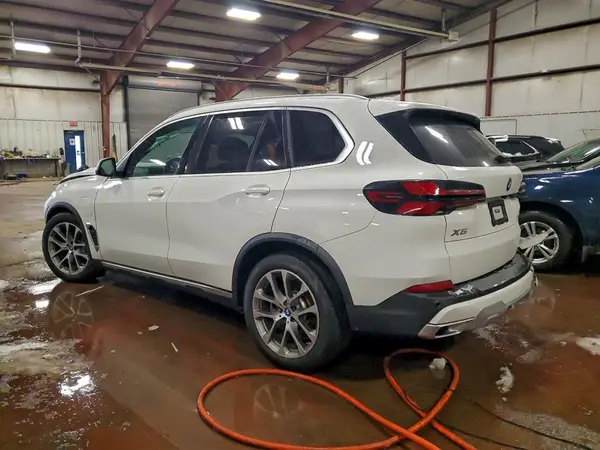 5UX43EU00R9S27020 2024 BMW X5 - Image 2