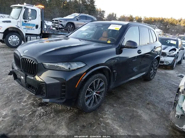 5UX43EU00R9U89717 2024 BMW X5 - Image 2