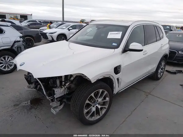 5UX43EU00R9V07343 2024 BMW X5 - Image 2