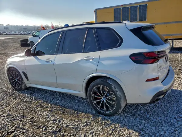 5UX43EU00S9Z16853 2025 BMW X5 - Image 2