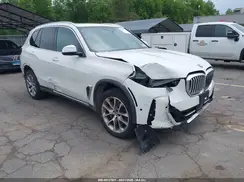 5UX43EU00T9122582 2026 BMW X5