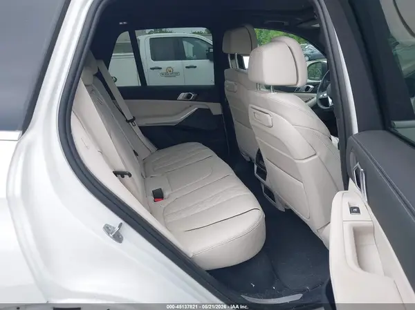 5UX43EU00T9122582 2026 BMW X5 - Image 8