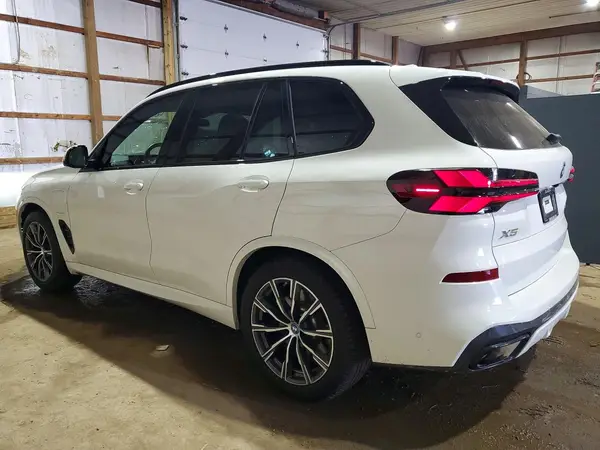 5UX43EU01S9Y80641 2025 BMW X5 - Image 2