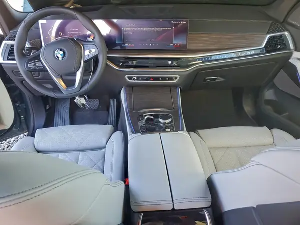 5UX43EU01T9120789 2026 BMW X5 - Image 8