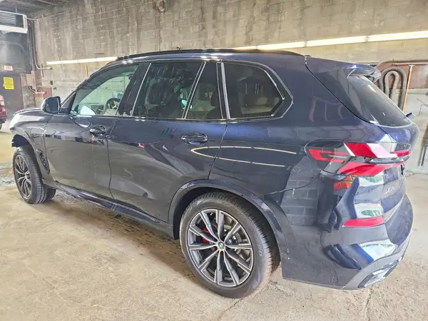 5UX43EU01T9402429 2026 BMW X5 - Image 2