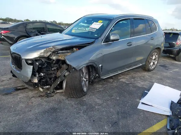 5UX43EU02R9U56024 2024 BMW X5 - Image 2