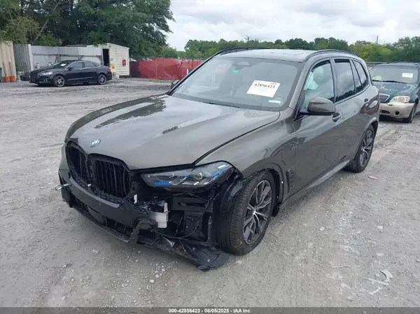 5UX43EU02S9X76708 2025 BMW X5 - Image 2
