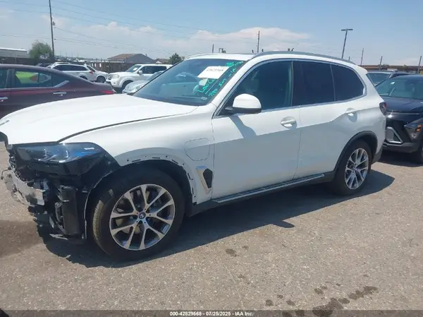 5UX43EU02S9X94514 2025 BMW X5 - Image 2