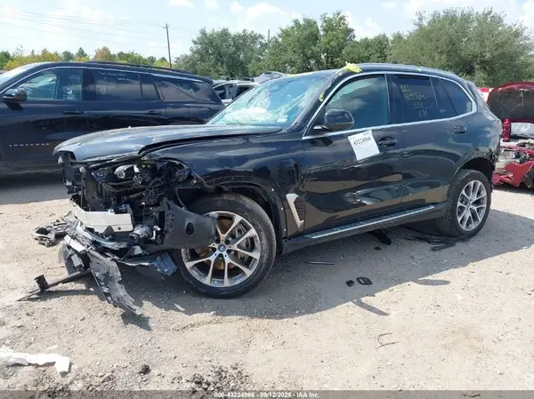5UX43EU02S9Y36373 2025 BMW X5 - Image 2