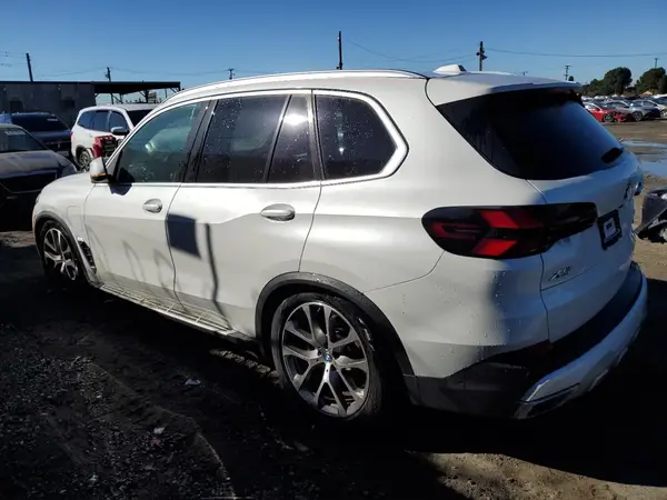 5UX43EU02S9Y91311 2025 BMW X5 - Image 2