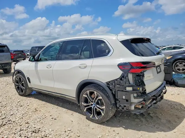 5UX43EU02S9Z41429 2025 BMW X5 - Image 2