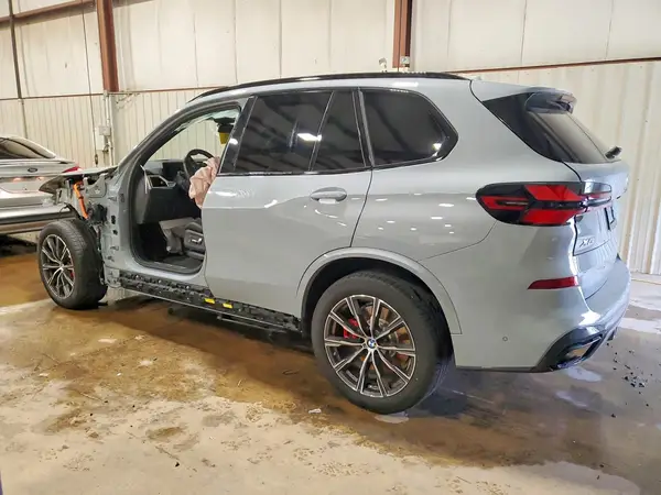5UX43EU02T9063521 2026 BMW X5 - Image 2