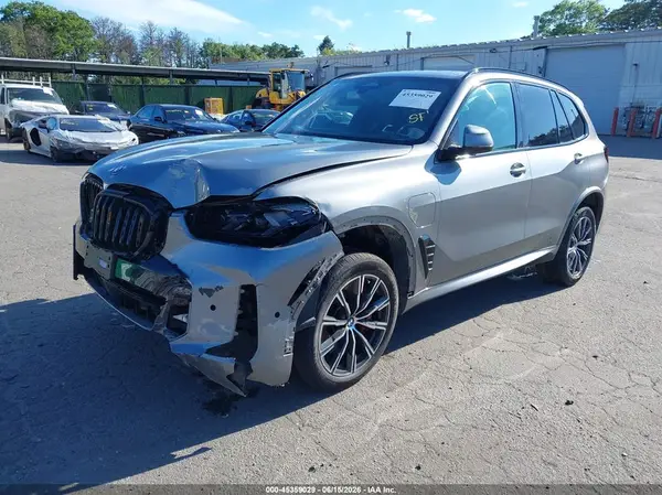 5UX43EU02T9077046 2026 BMW X5 - Image 2