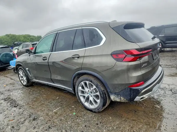 5UX43EU02T9256946 2026 BMW X5 - Image 2