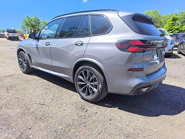 5UX43EU02T9389965 2026 BMW X5 - Image 2