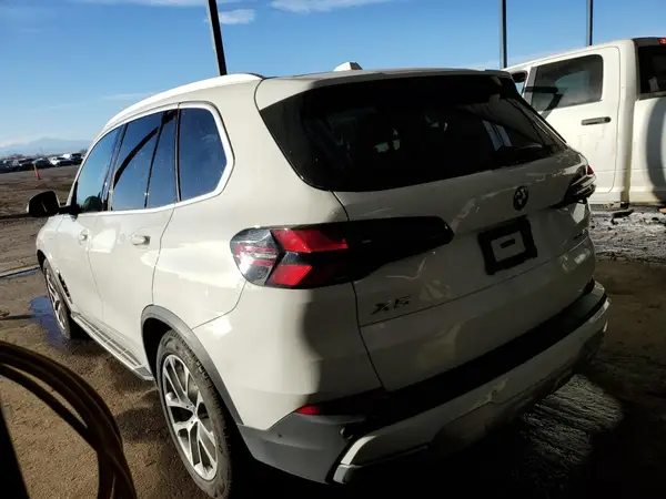 5UX43EU03S9Y03723 2025 BMW X5 - Image 2